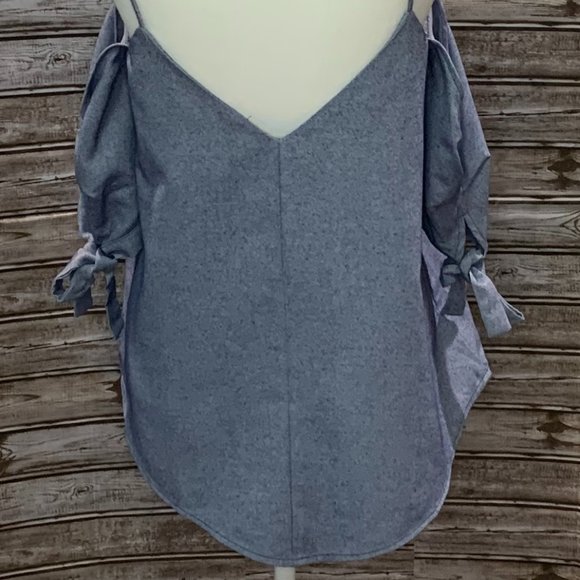 SILENCE + NOISE Denim Off the Shoulder Top NWT - Picture 7 of 7